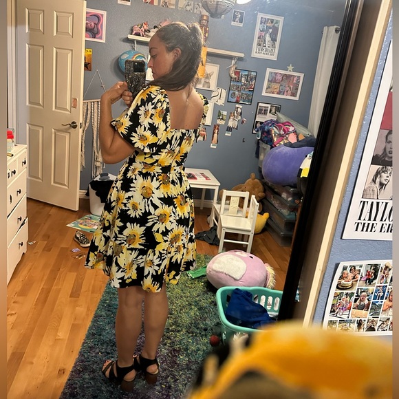 Donna Morgan dress size 4 with tags. IT HAS POCKETS - Picture 10 of 10